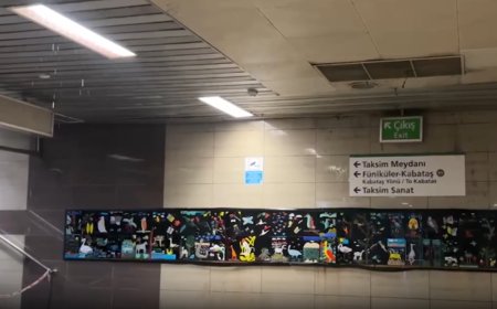 Taksim Meydanı’ndaki boru patladı, metro istasyonuna su aktı