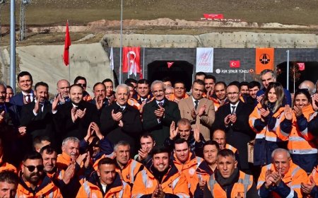 Aşık Şenlik Tüneli açıldı