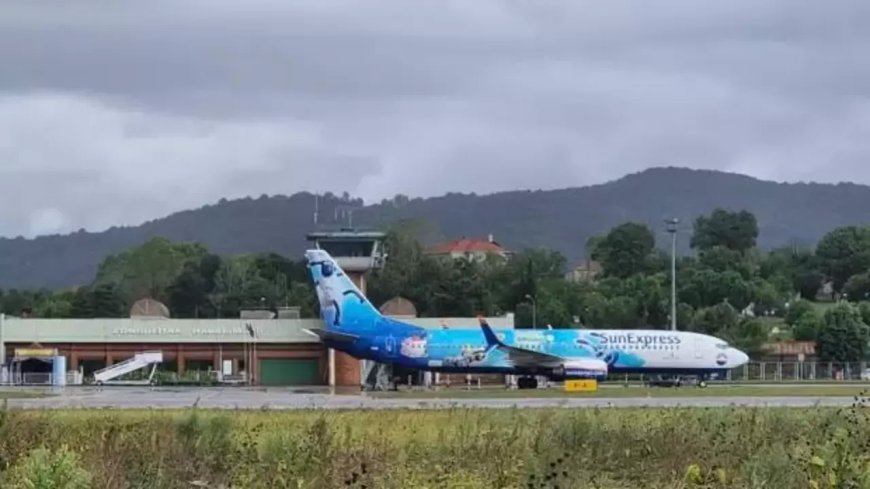 Almanya'dan Zonguldak'a gelen yolcu uçağına yıldırım düştü